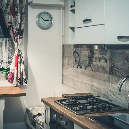 Nicola'S Home-2